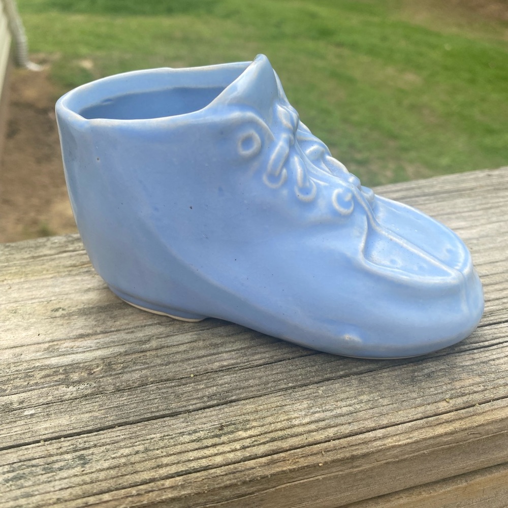 McCoy Mary Ann Shoe Planter in Matte Blue